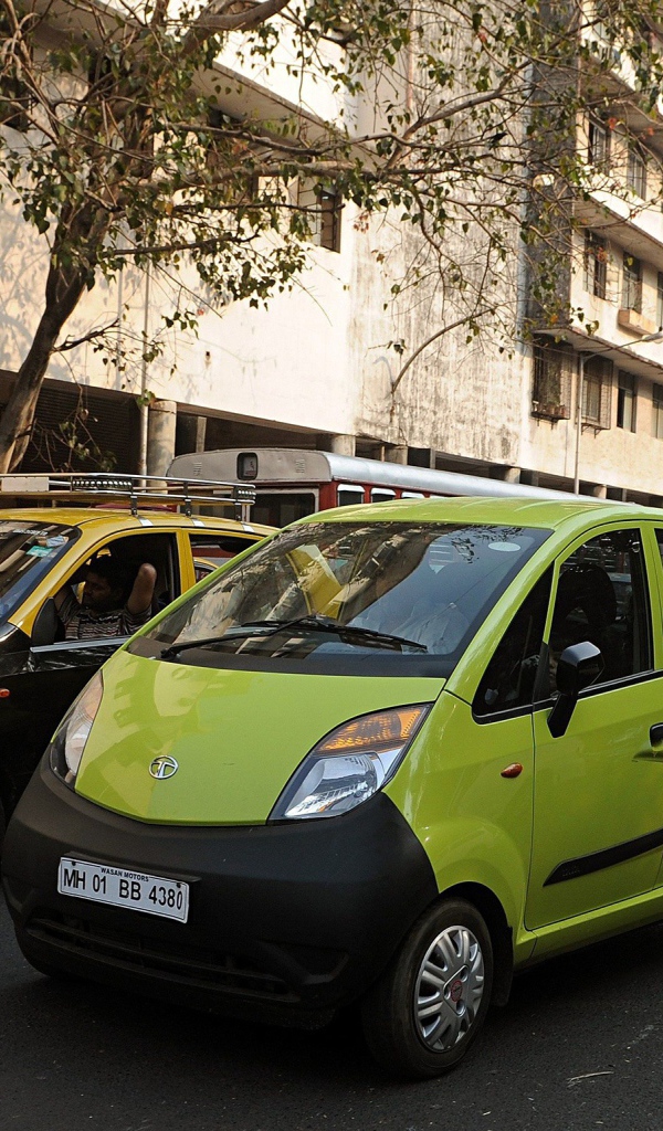 Новый автомобиль Tata Nano 2014