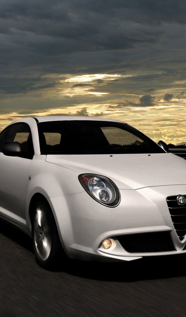 Альфа- Ромео на дороге