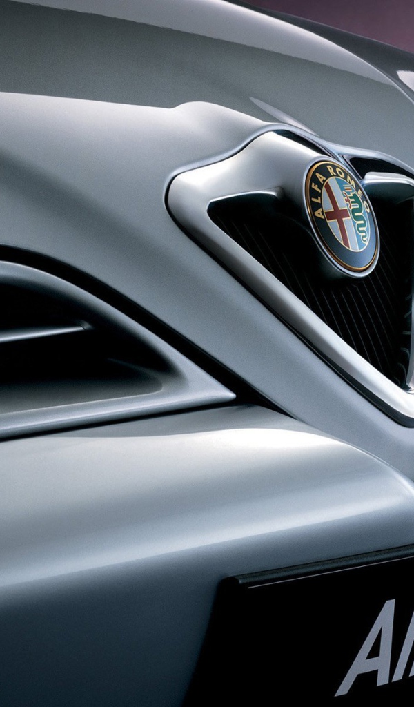 Дизайн автомобиля Alfa Romeo 166