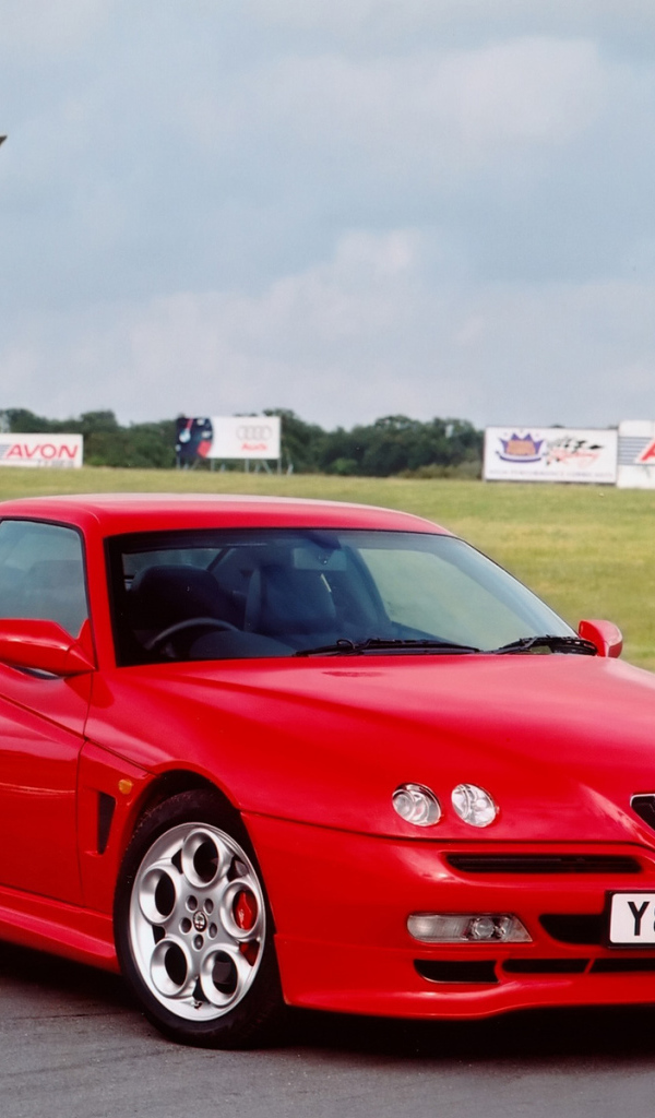 Дизайн автомобиля Alfa Romeo gtv