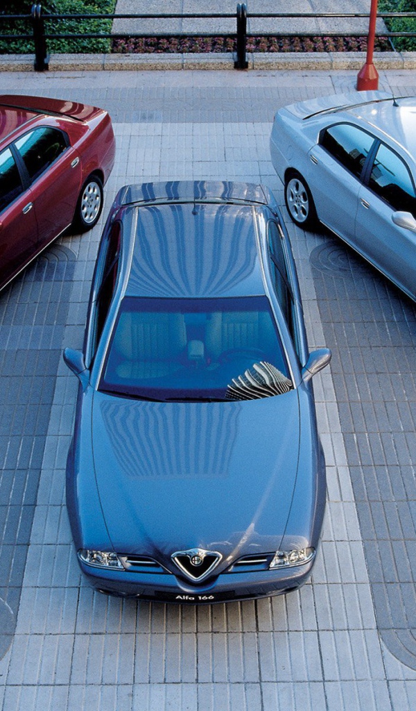 Новая машина Alfa Romeo 166