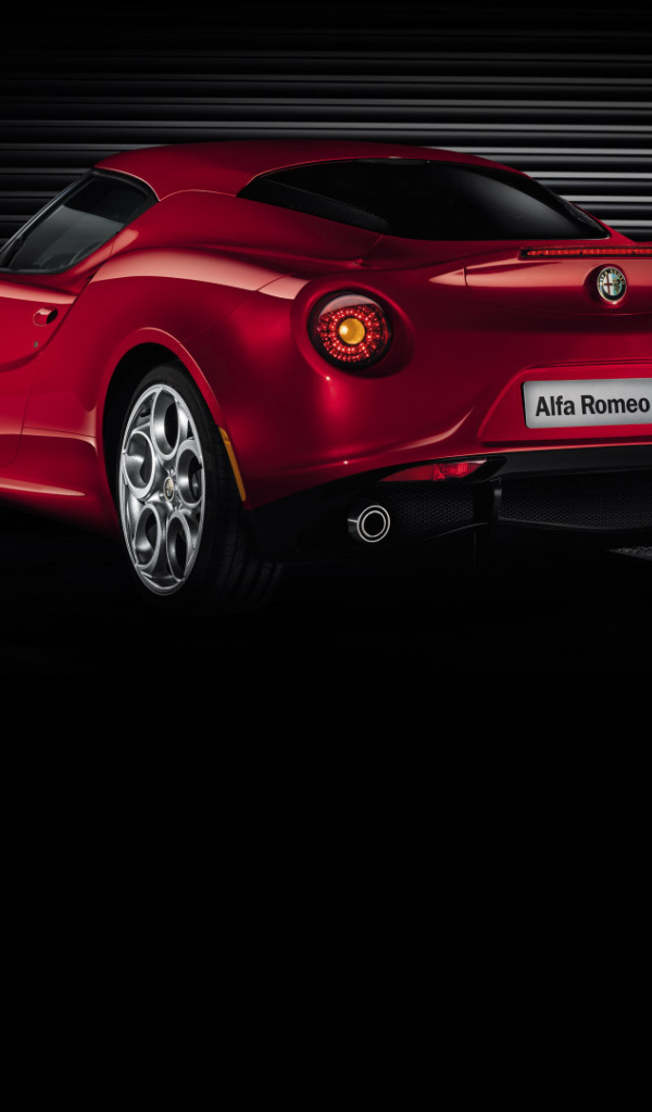 Новый автомобиль Alfa Romeo 4c