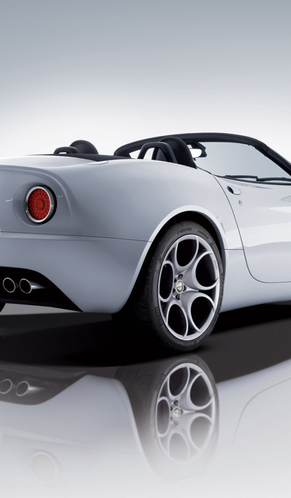Новый автомобиль Alfa Romeo 8c spider