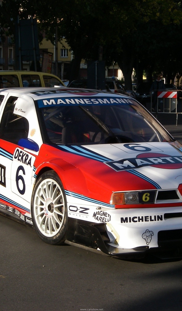 Надежный автомобиль Alfa Romeo 155