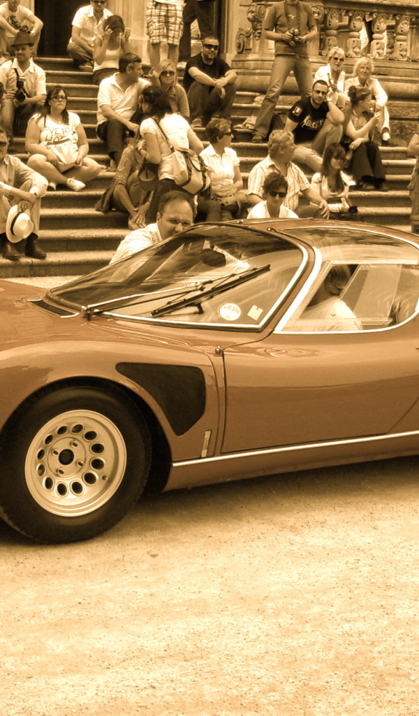 Надежный автомобиль Alfa Romeo 33