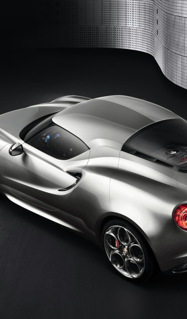 Надежный автомобиль Alfa Romeo 4c