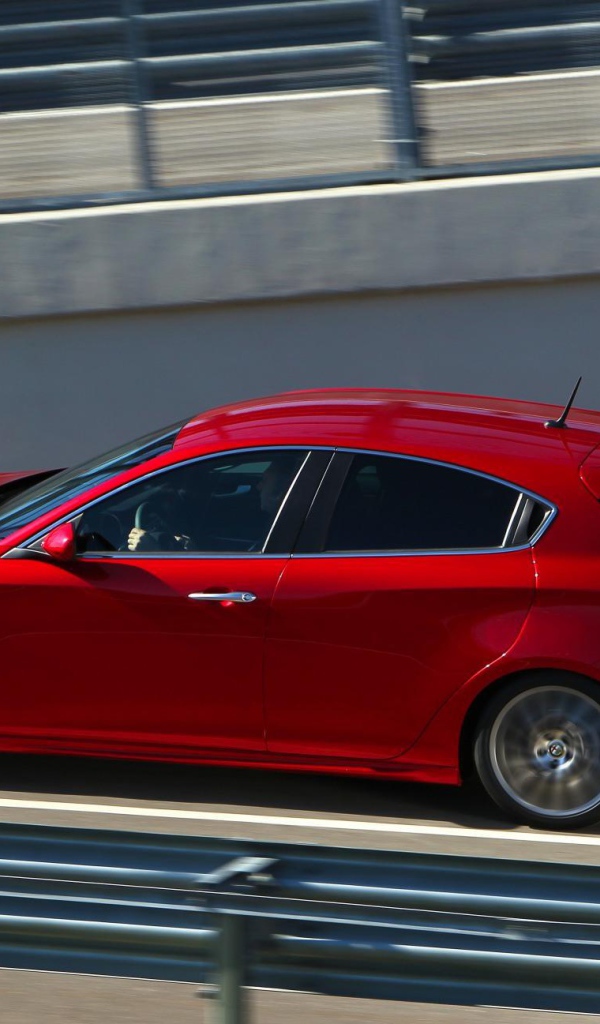 Тест драйв автомобиля Alfa Romeo giulia