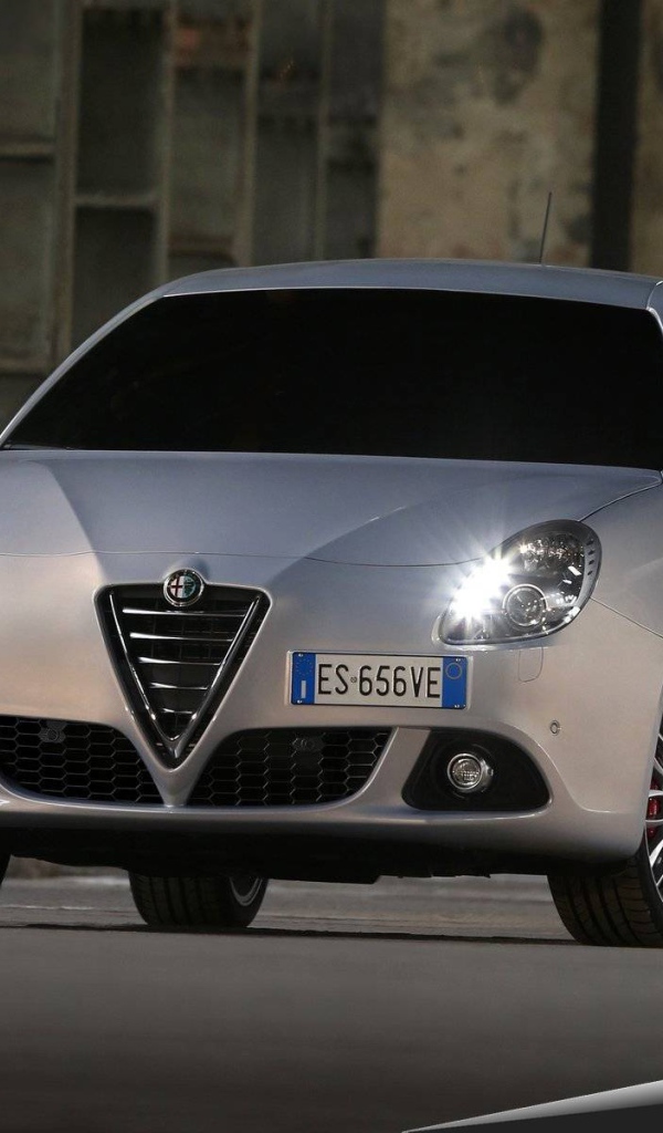 Новая машина Alfa Romeo giulietta 2014