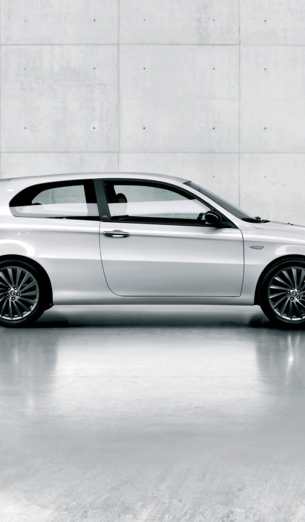 Надежный автомобиль Alfa Romeo 147