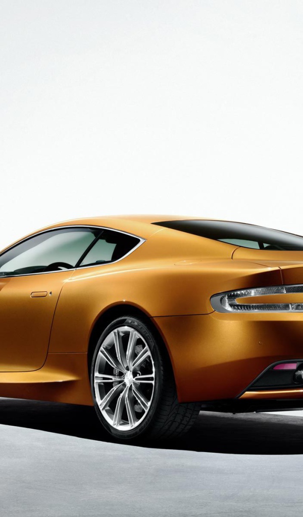 Красивый автомобиль Aston Martin virage в Москве