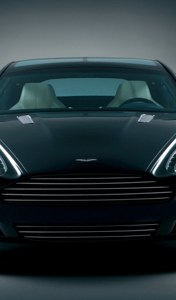 Автомобиль марки Aston Martin модели rapide