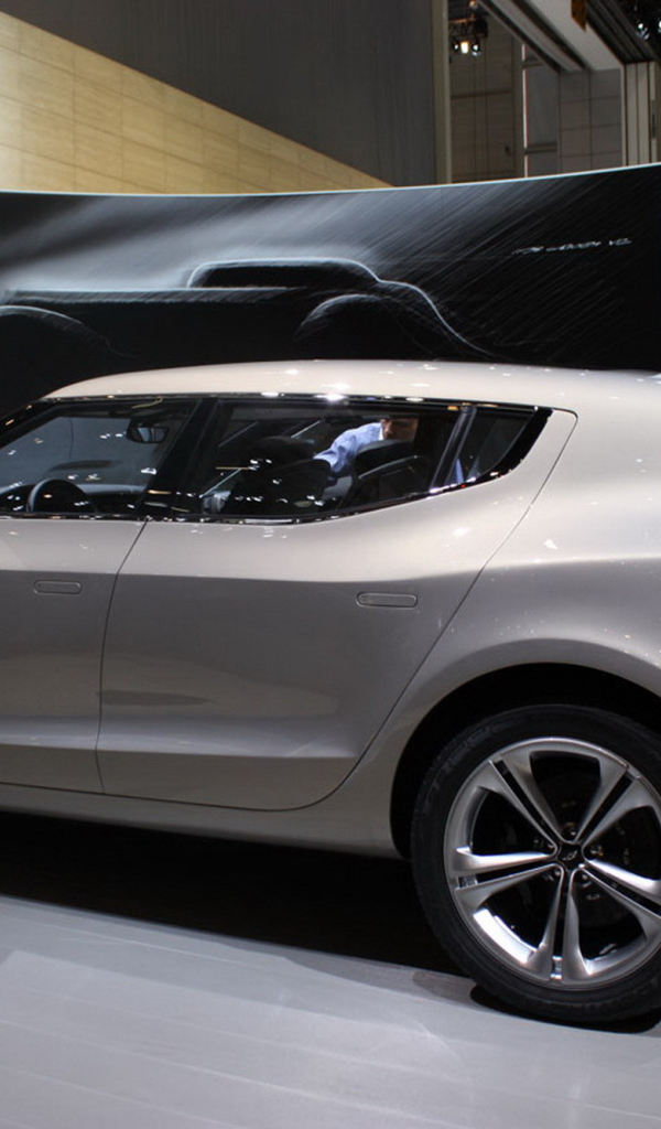 Дизайн автомобиля Aston Martin lagonda