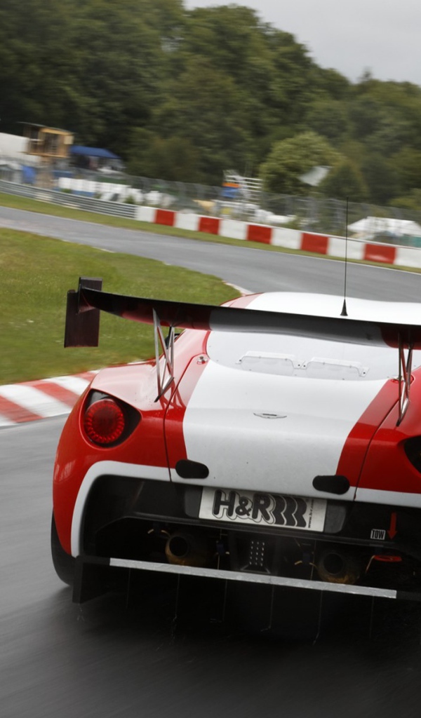 Дизайн автомобиля Aston Martin zagato