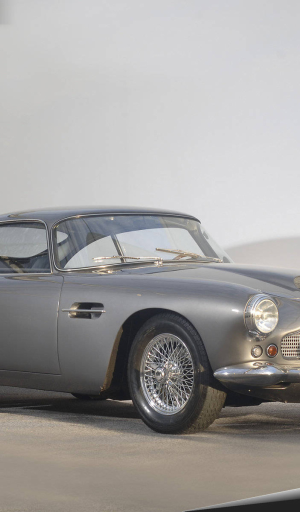 Новая машина Aston Martin db4