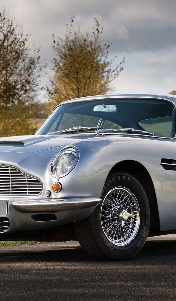 Новый автомобиль Aston Martin db5