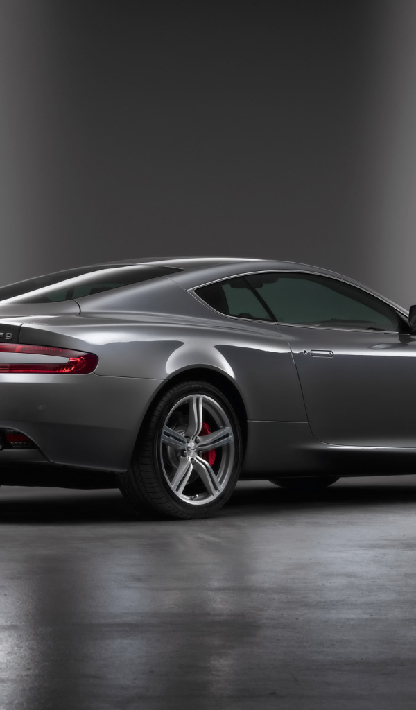 Новый автомобиль Aston Martin db9