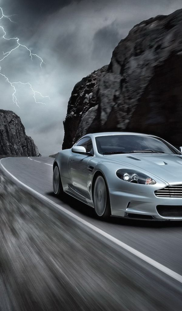 Фото автомобиля Aston Martin v12