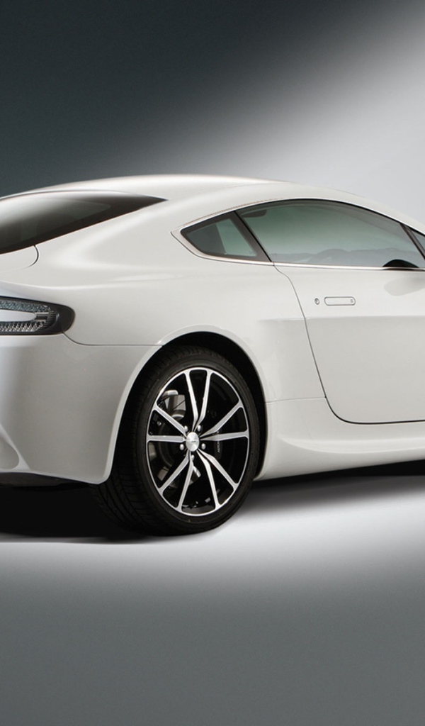 Фото автомобиля Aston Martin v8 vantage