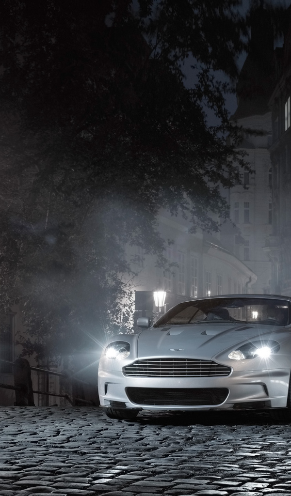 Надежная машина Aston Martin db9