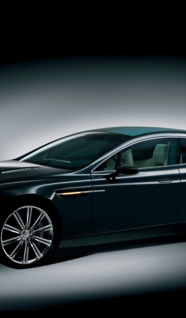 Надежный автомобиль Aston Martin rapide