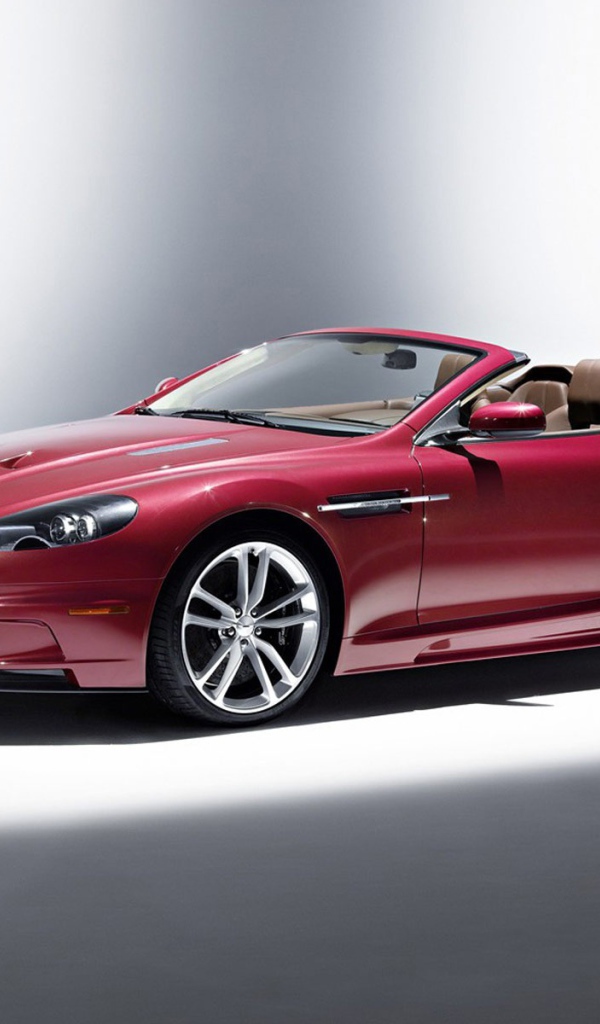 Надежный автомобиль Aston Martin volante