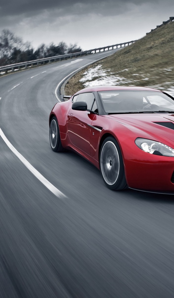 Надежный автомобиль Aston Martin zagato