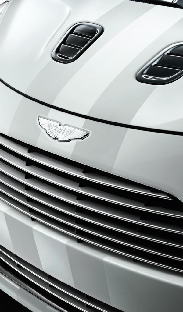 Тест драйв автомобиля Aston Martin cygnet