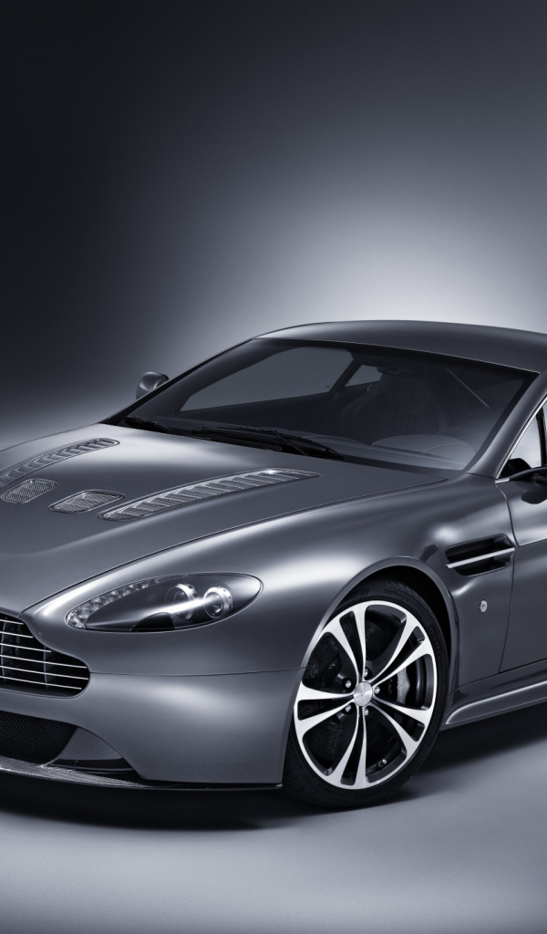 Новая машина Aston Martin db9