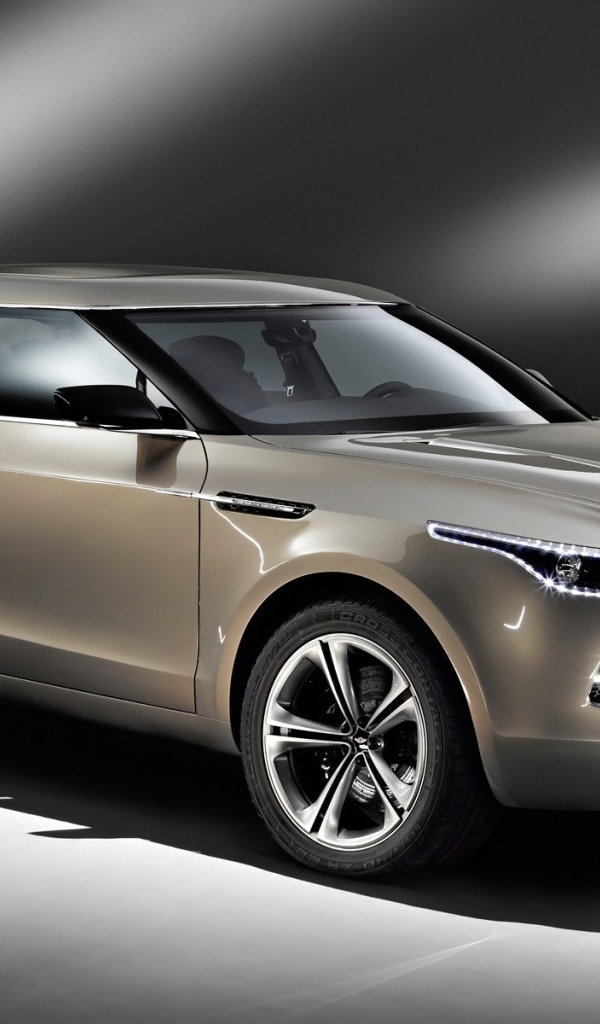 Новая машина Aston Martin lagonda