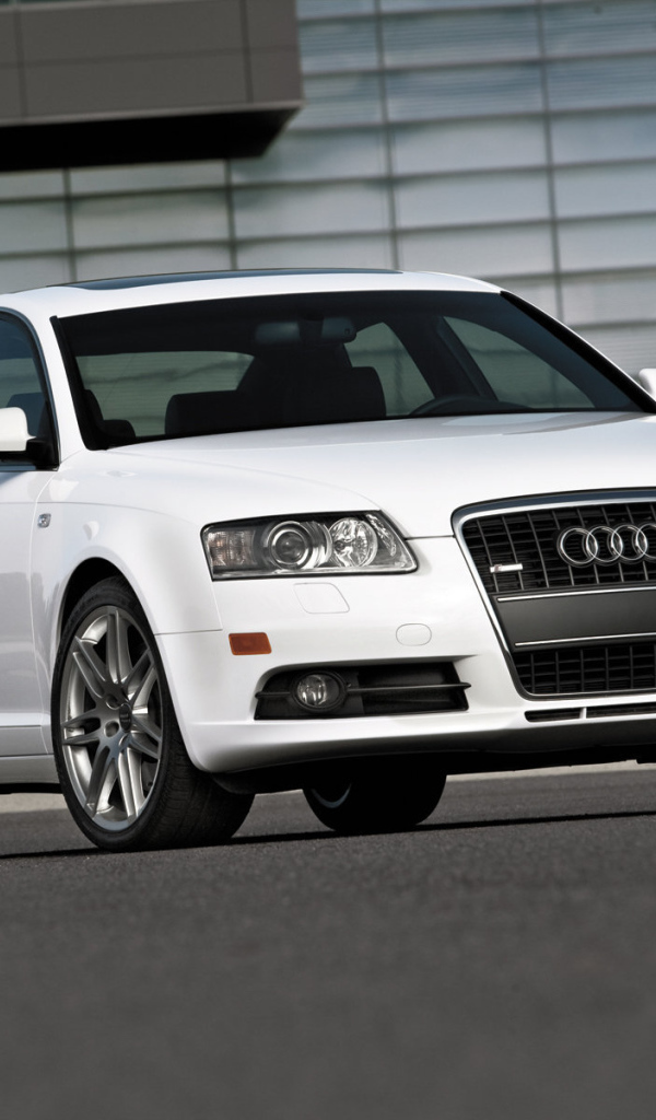 Красивый автомобиль Audi a6 в Москве