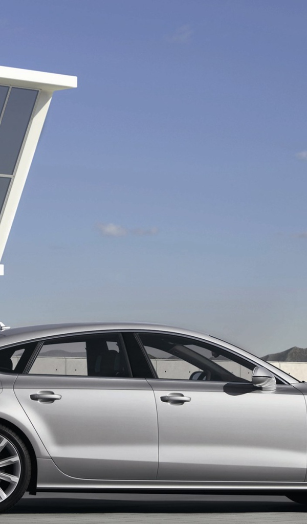 Красивый автомобиль Audi a7