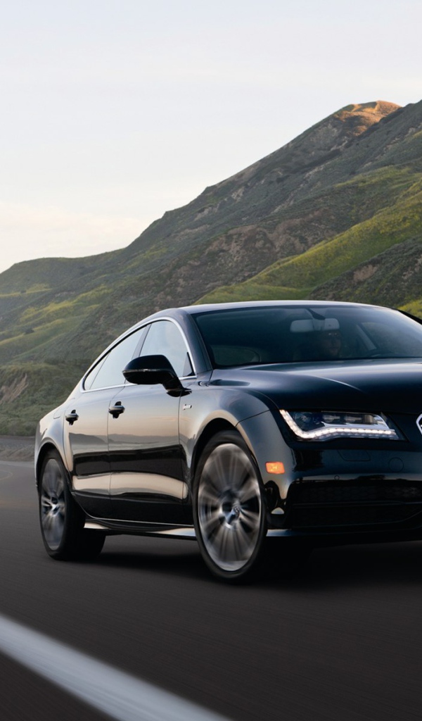 Красивый автомобиль Audi a7 в Москве