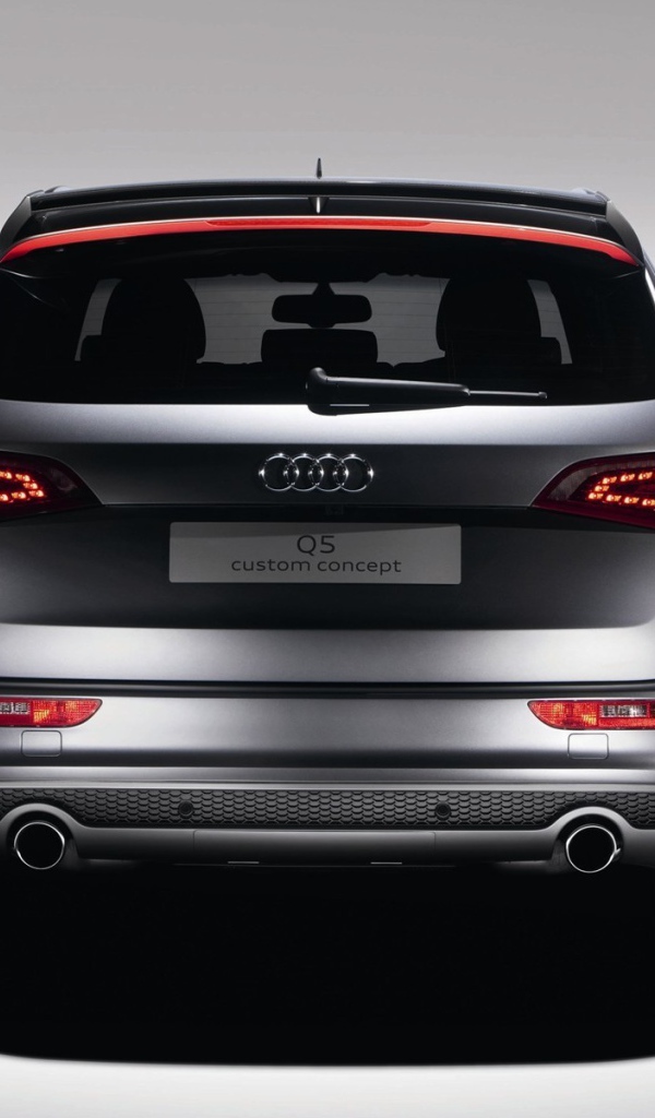 Красивый автомобиль Audi q5 в Москве