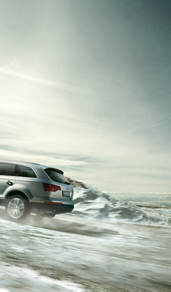 Красивый автомобиль Audi q7