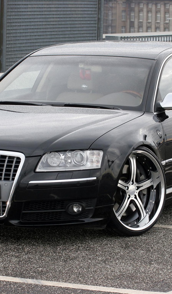 Красивый автомобиль Audi s8