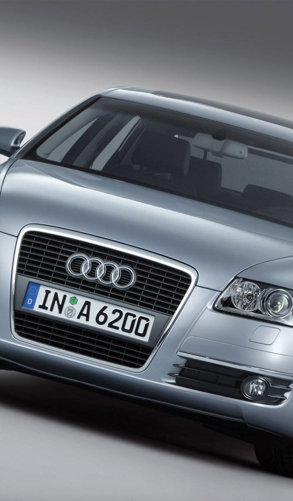 Автомобиль марки Audi модели a6