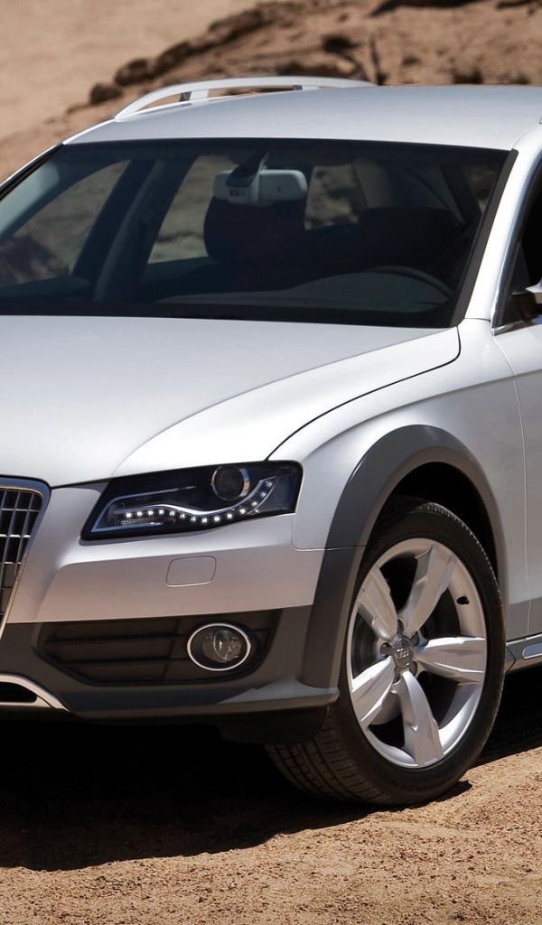 Автомобиль марки Audi модели allroad