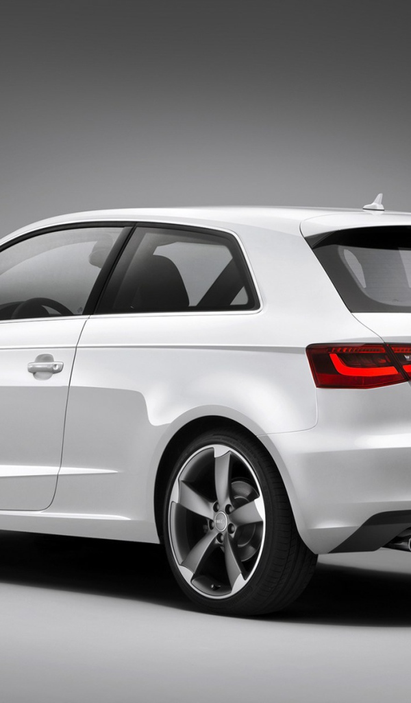 Автомобиль марки Audi модели a3