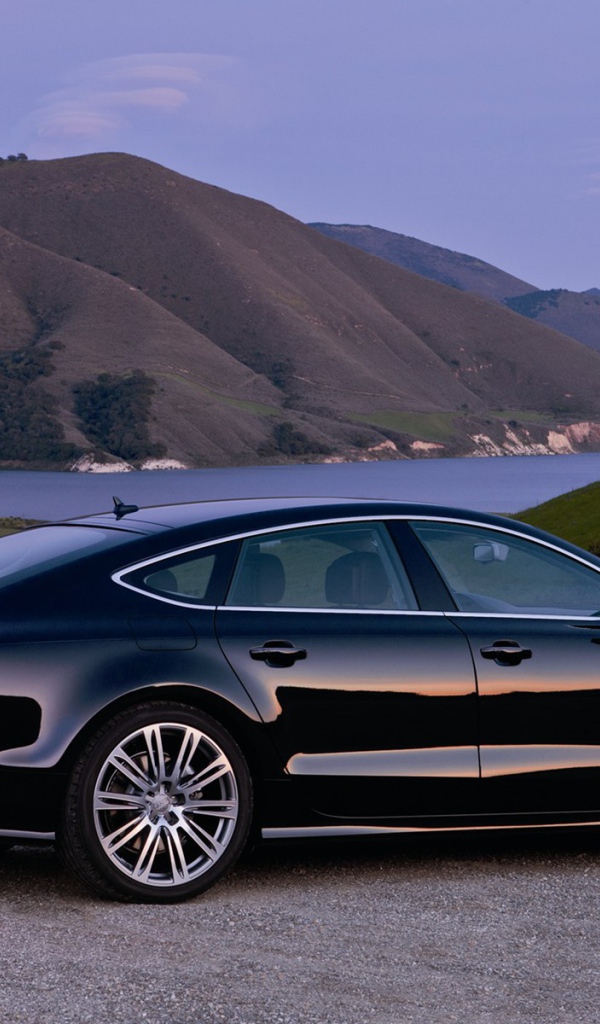 Автомобиль марки Audi модели a7