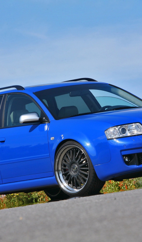 Автомобиль марки Audi модели c5