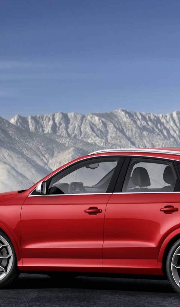 Новая машина Audi RS Q3 2014 года