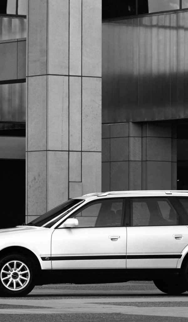 Надежная машина Audi 100