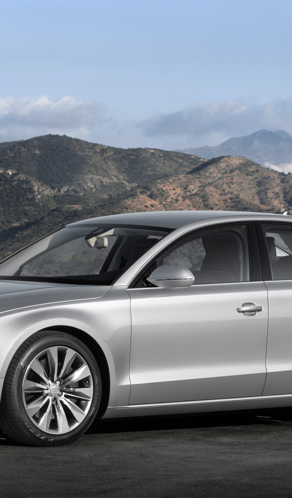 Надежная машина Audi A8 2014