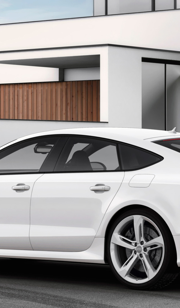 Надежный автомобиль Audi rs7