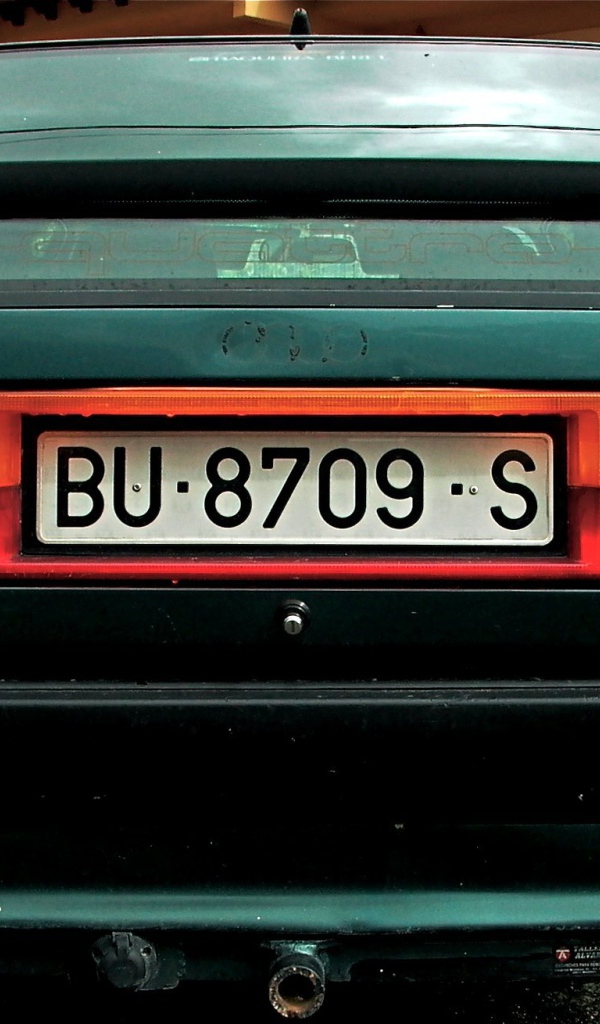 Дизайн автомобиля Audi 100