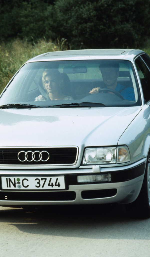 Новая машина Audi 80