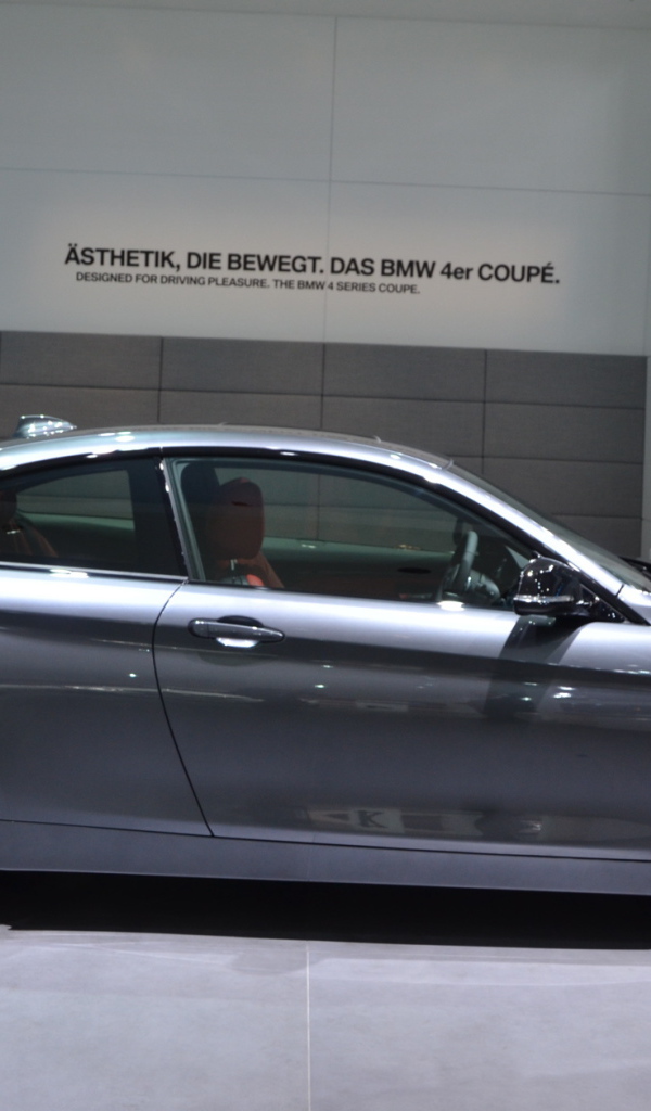 Автомобиль марки BMW модели 4-series 2014