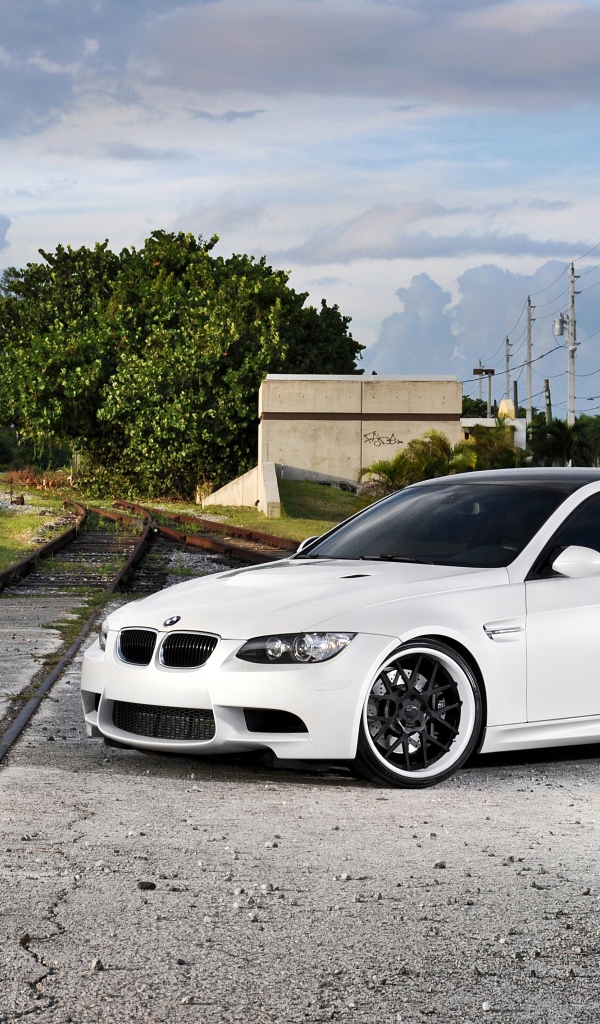 Белый BMW M3