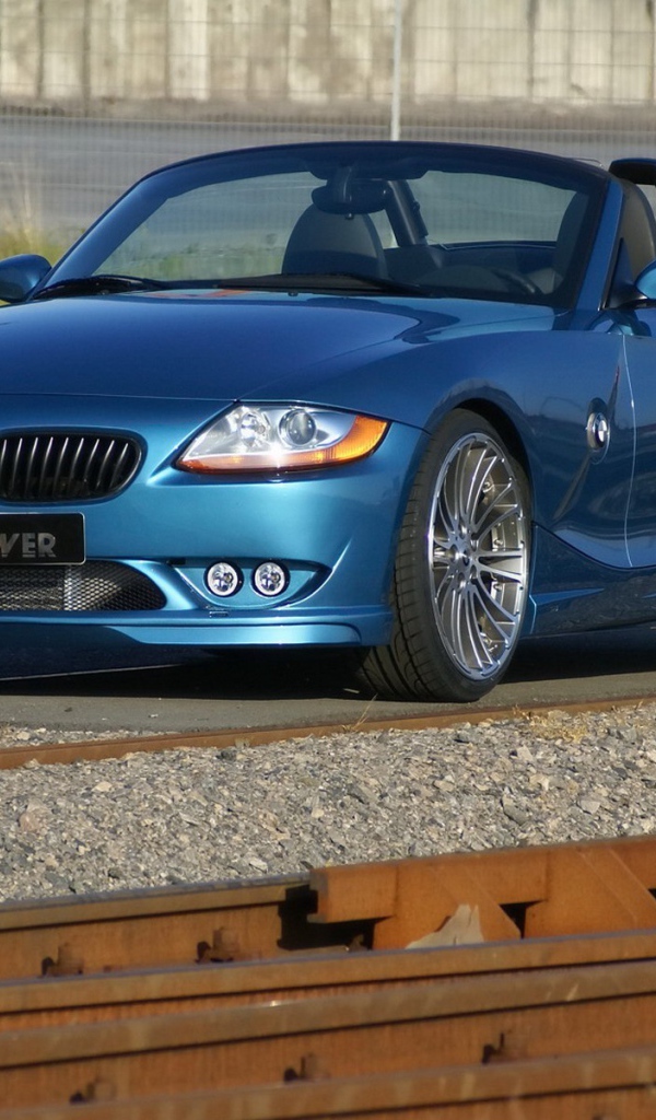 BMW у железной дороги