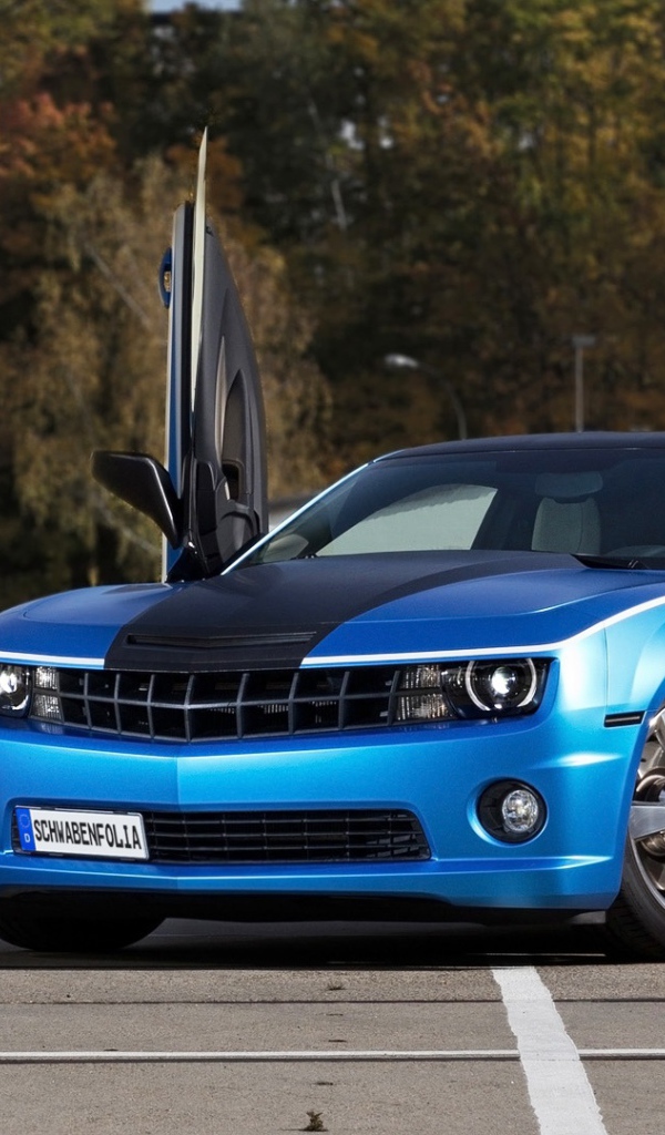 Синий Chevrolet Camaro SS